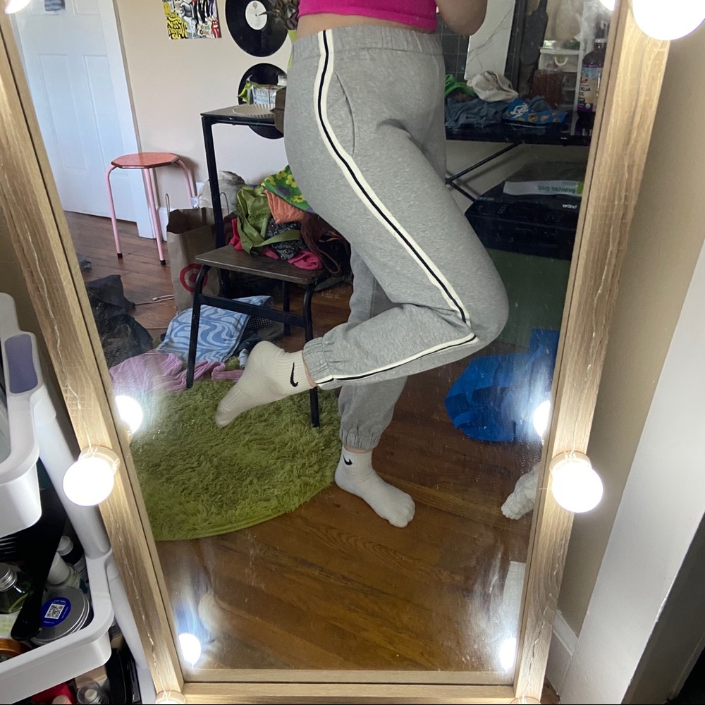 Brandy Melville Rosa sweatpants